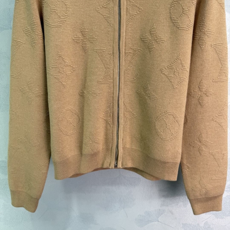 l0vis Vvtt0n outwear